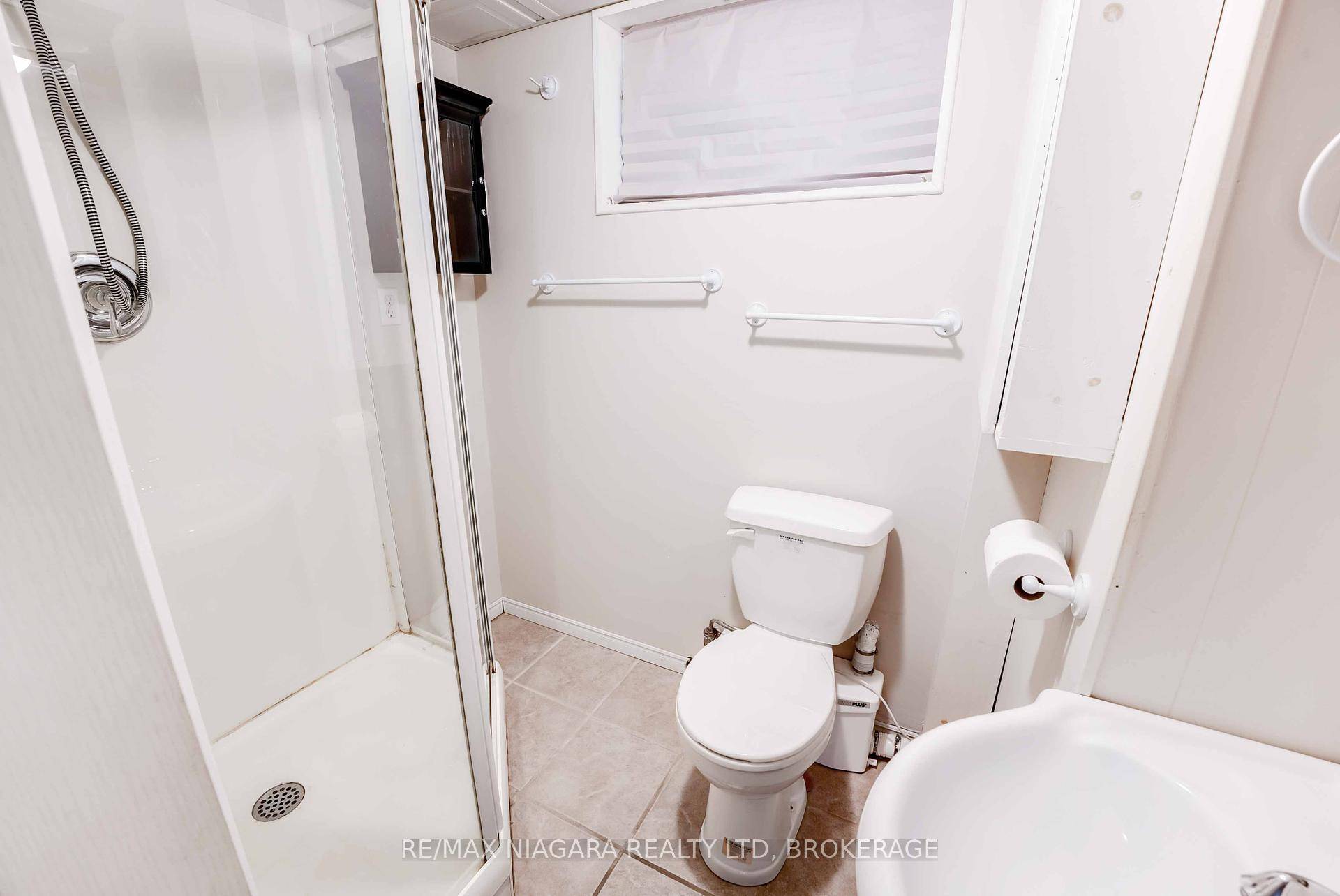 Charming Fully Finished Bungalow in the Heart of Port Colborne's Sugarloaf District !