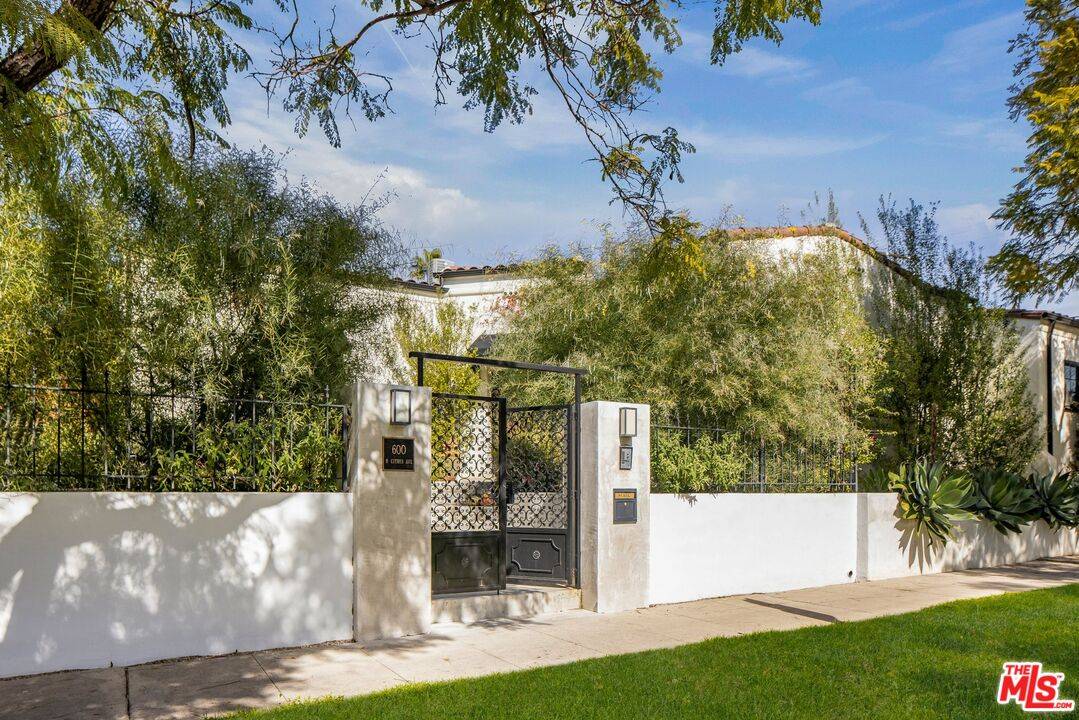 600  N Citrus Ave 3BR Hancock Park La