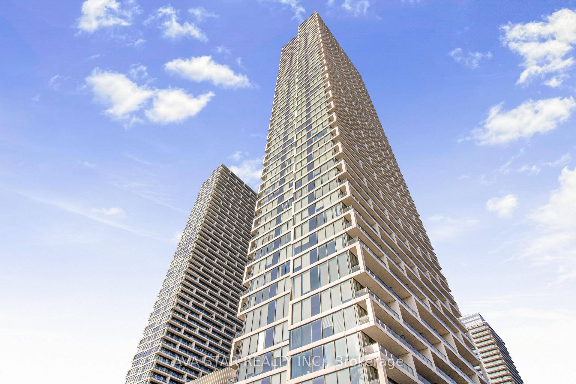 Vacant, Spaciously Designed Open Concept 1 Bedroom amp ; Den with Large Balcony, custom kitchen with high end appliances, Located in the Heart of Vaughan Metropolitan Centre.