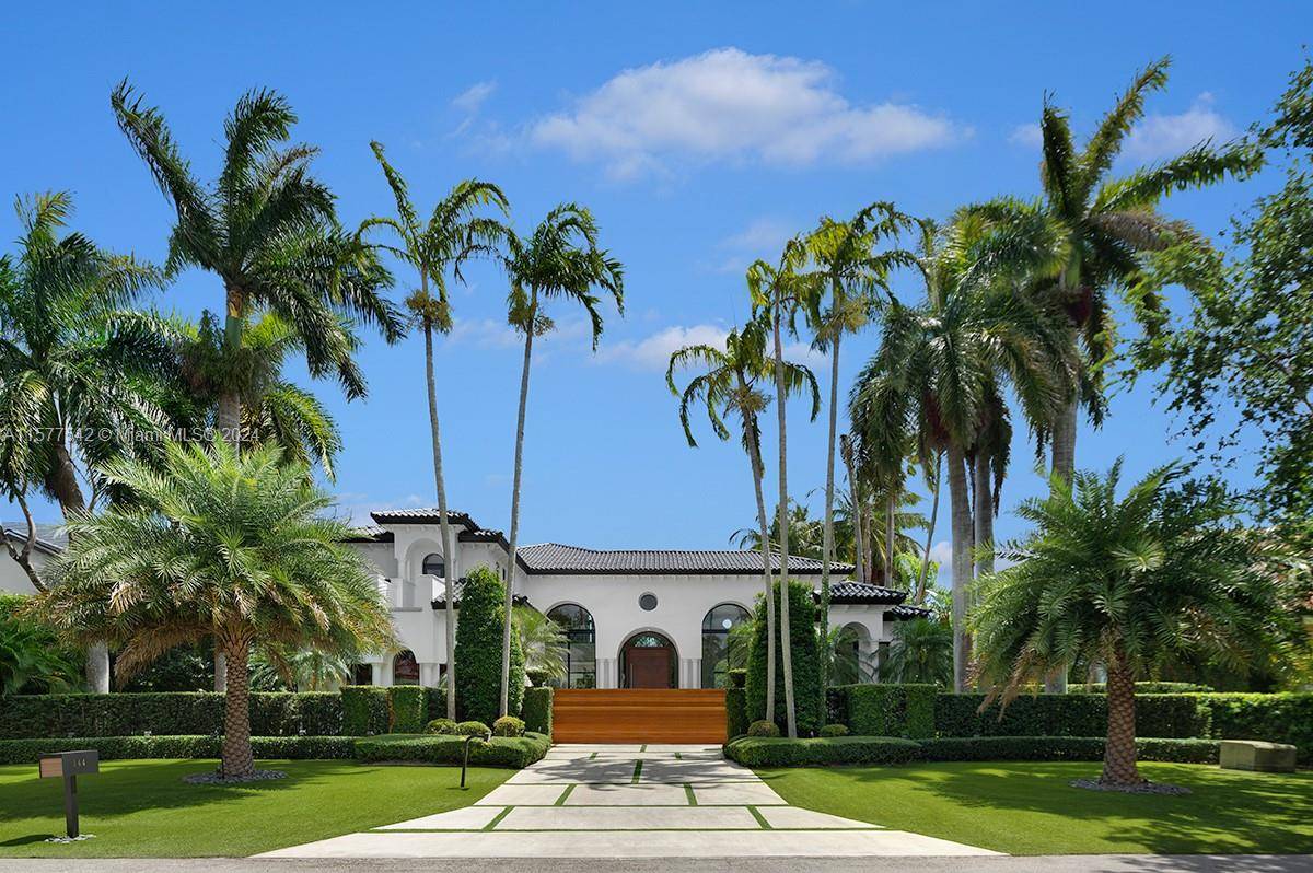 Step Inside With Me ! This Cocoplum Modern Mediterranean is located in one of America s wealthiest enclaves Coral Gables.