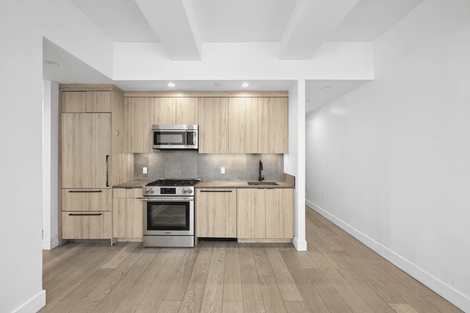 Now Available for Sale a 421 a Tax Abatement Through 2035 Includes Private Storage Unit Step into the light at HERO LIC with this stunning 1 bedroom, 1 bathroom residence ...