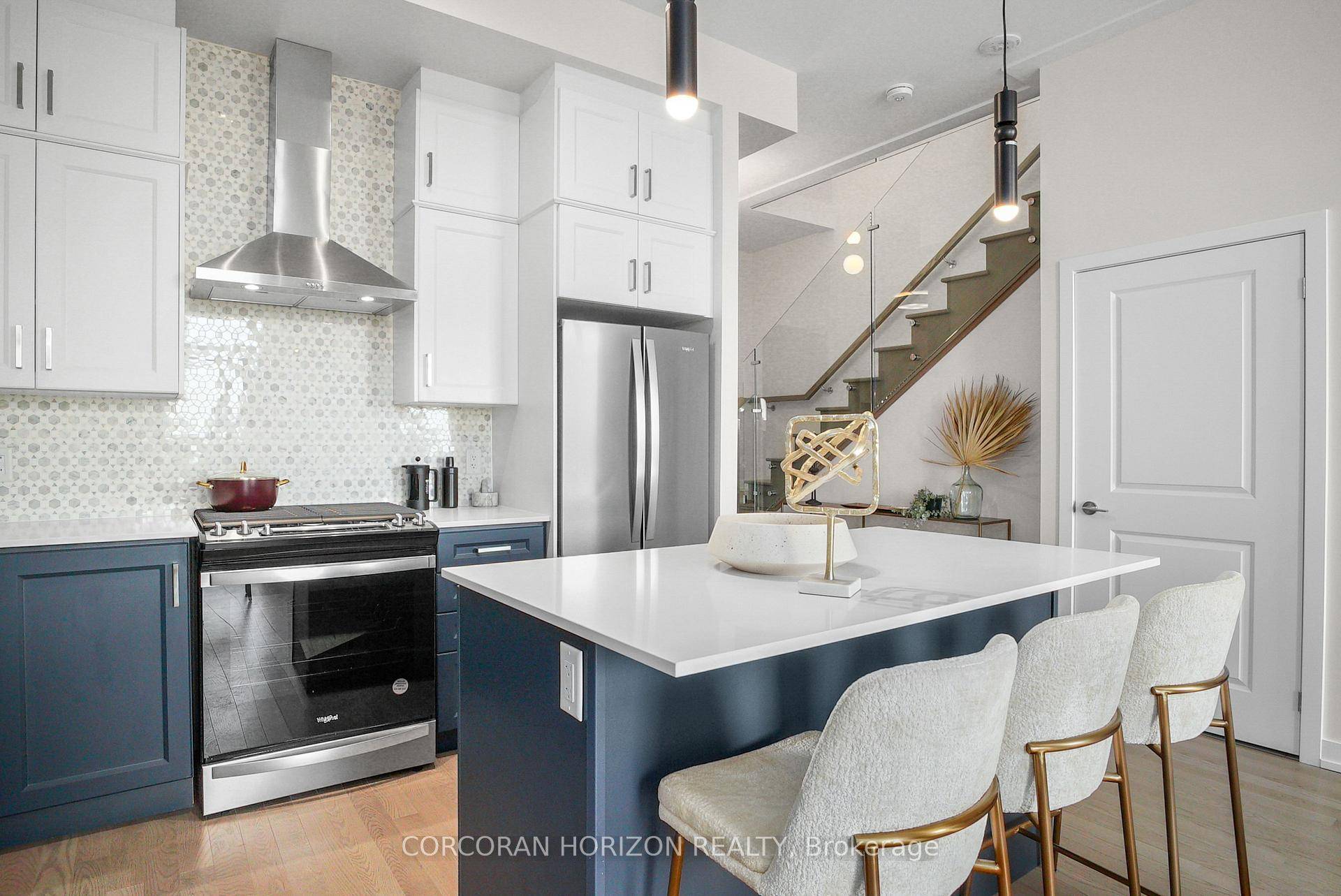 Discover contemporary urban living at its finest in this stunning condo located at 426 55 Duke St W, Kitchener.