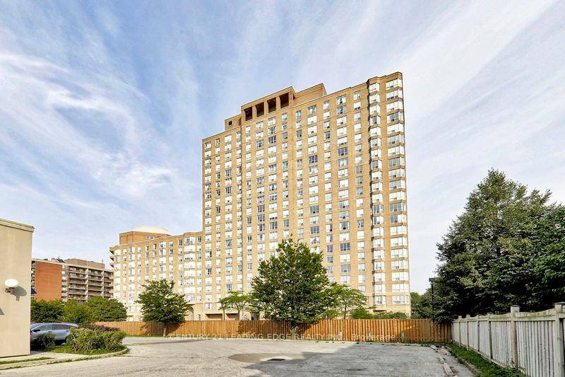 Welcome to this one bedroom condo at Jockey Club on Overlea Blvd.