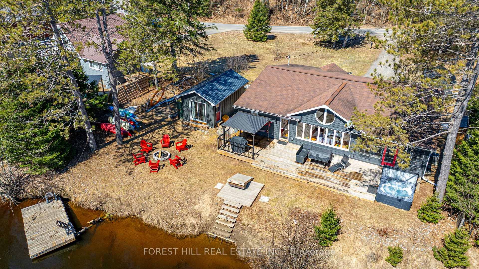 The Ultimate Muskoka Retreat on the Big East River !