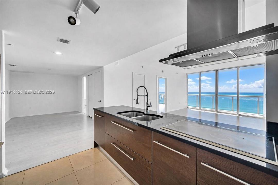Experience the ultimate Miami lifestyle from this stunning 49th floor residence, in the highly desirable 03 line, offering breathtaking panoramic views of the bay and open ocean through floor to ...