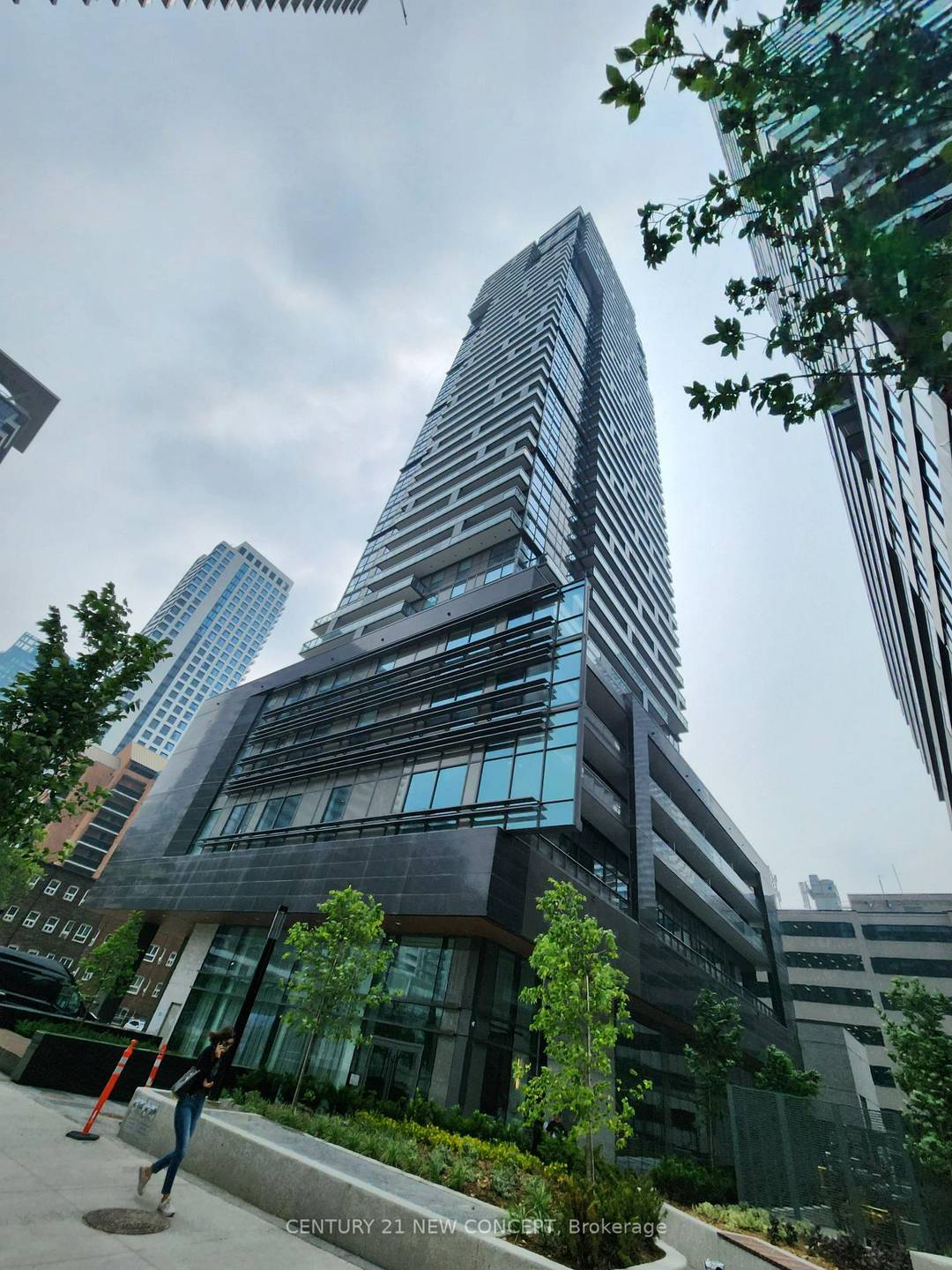 Shared Accommodation This unit is 2bed amp ; 2 Bath, Tennant use 1bed amp ; 1bath exclusively and share living room, kitchen and Laundry.