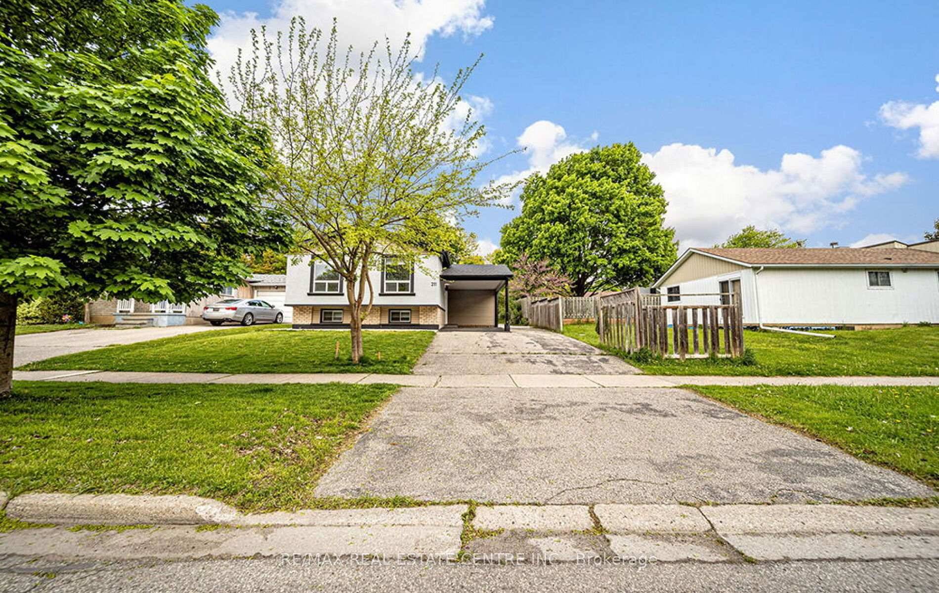 Welcome to this spectacular, bright, and spacious fully updated detached home in the highly sought after neighborhood of Brantford !