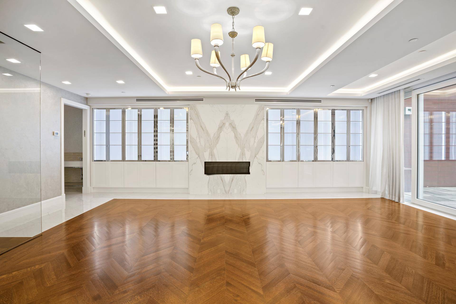 Welcome to an extraordinary urban oasis in the prestigious white glove boutique Condominium of the Upper East Side.