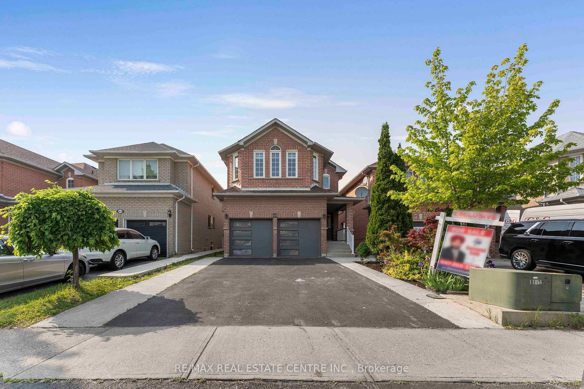 Detached 4 1 bedroom, 4 washroom home in the highly desirable Sandringham Wellington community, featuring a newly finished family legal basement, carpet free floors, pot lights, fresh paint, separate family ...
