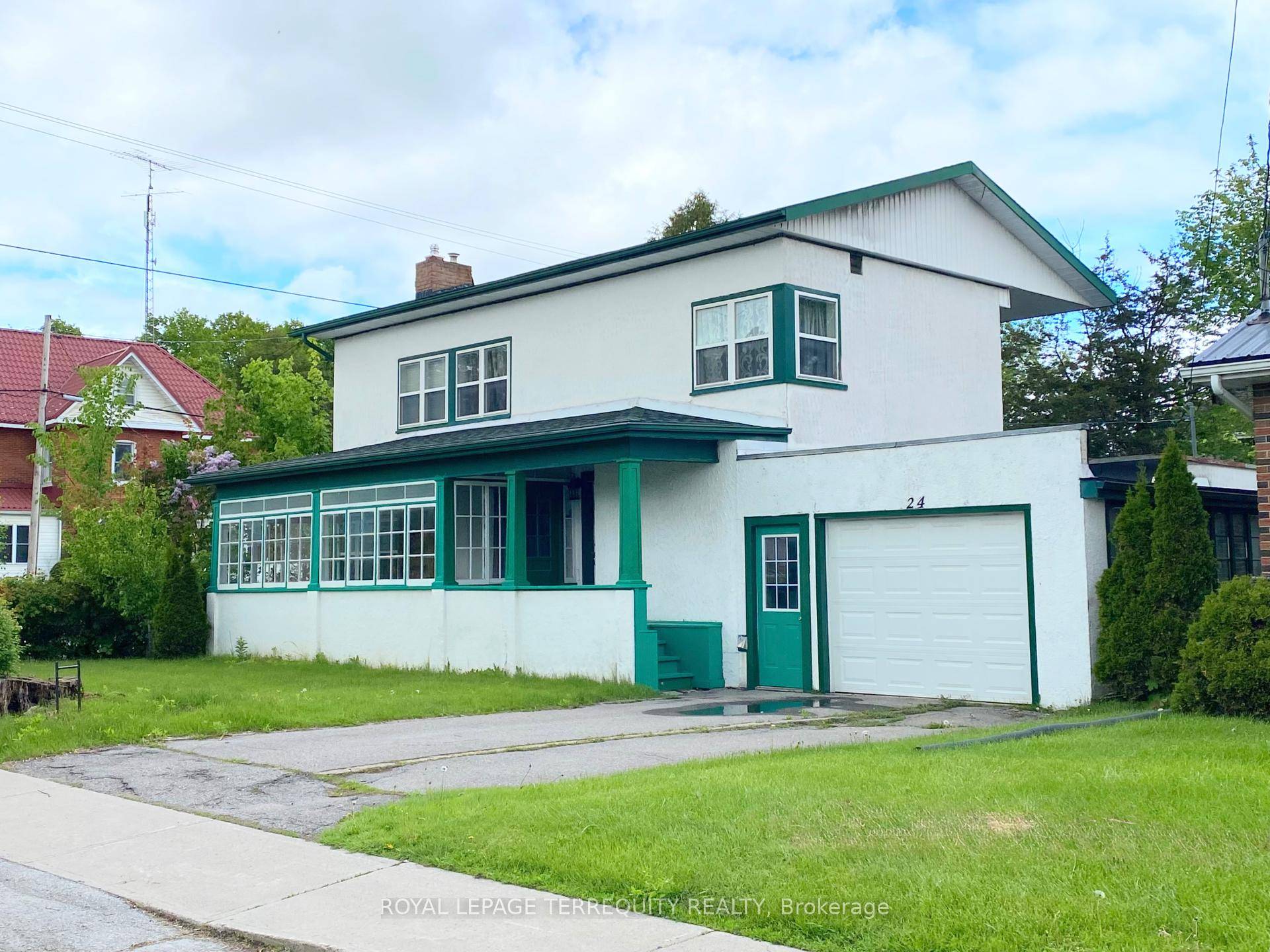 Charming 3 bedroom, 2 storey home with garage and workshop located in the heart of Tweed, a walking distance to all conveniences stores, restaurants, LCBO, library, parks, local theatre, winery ...