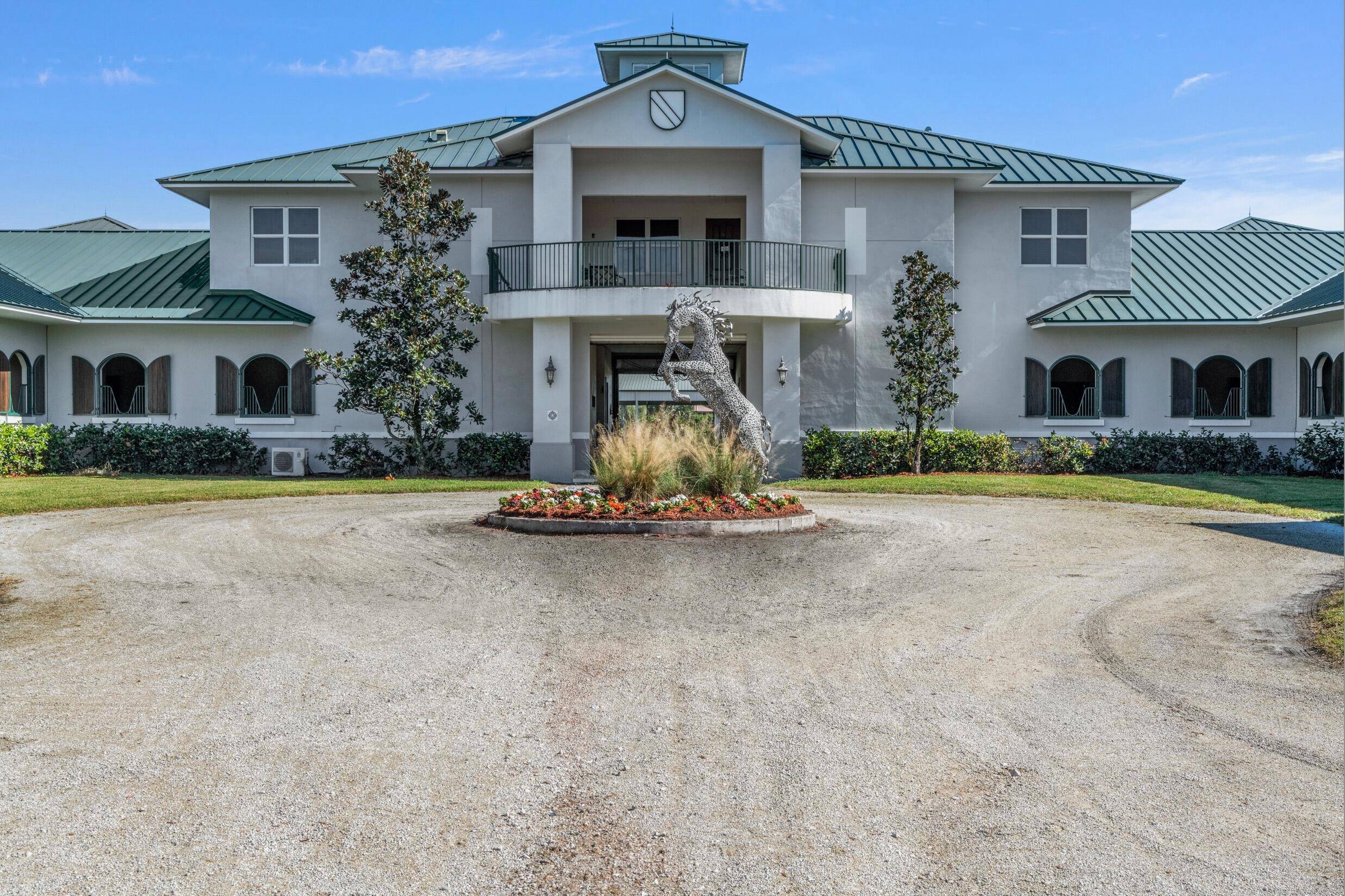 Brilliantly located first class 10 acre farm in the heart of Wellington.