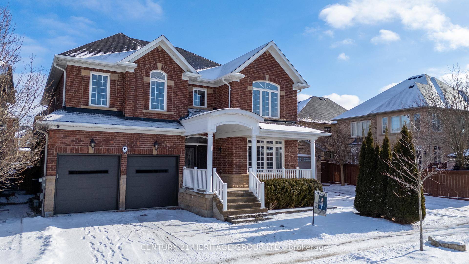 Unique offering in Aurora best location.