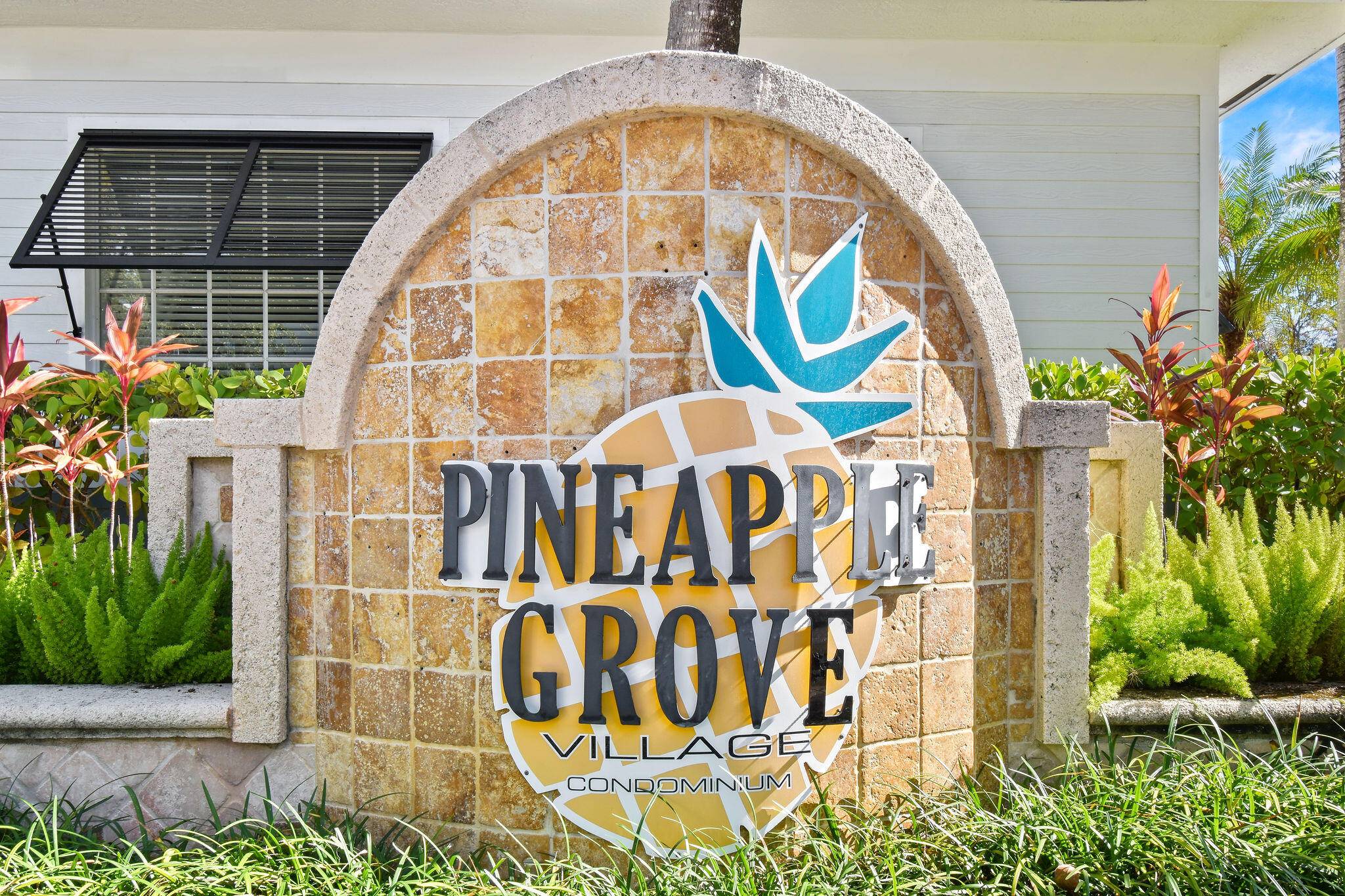 Live in the Heart of Delray Beach !