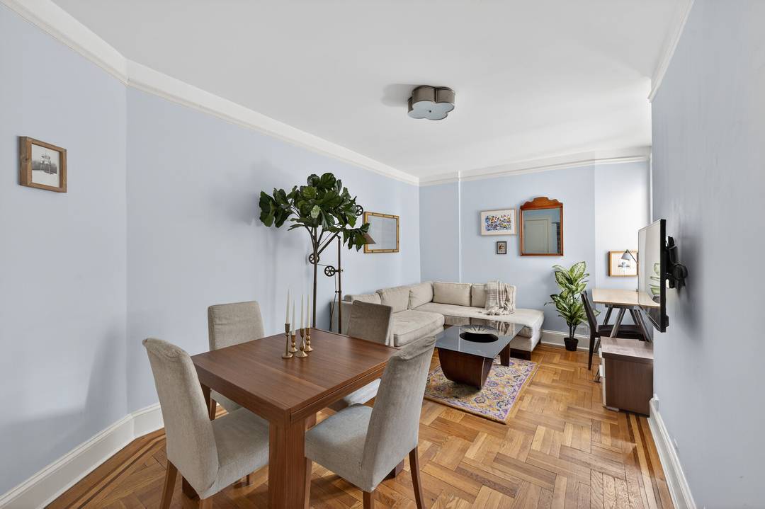 Sun filled and thoughtfully laid out, this classic Upper East Side one bedroom offers a separate kitchen, generous living space, and excellent storage on a beautiful tree lined block.