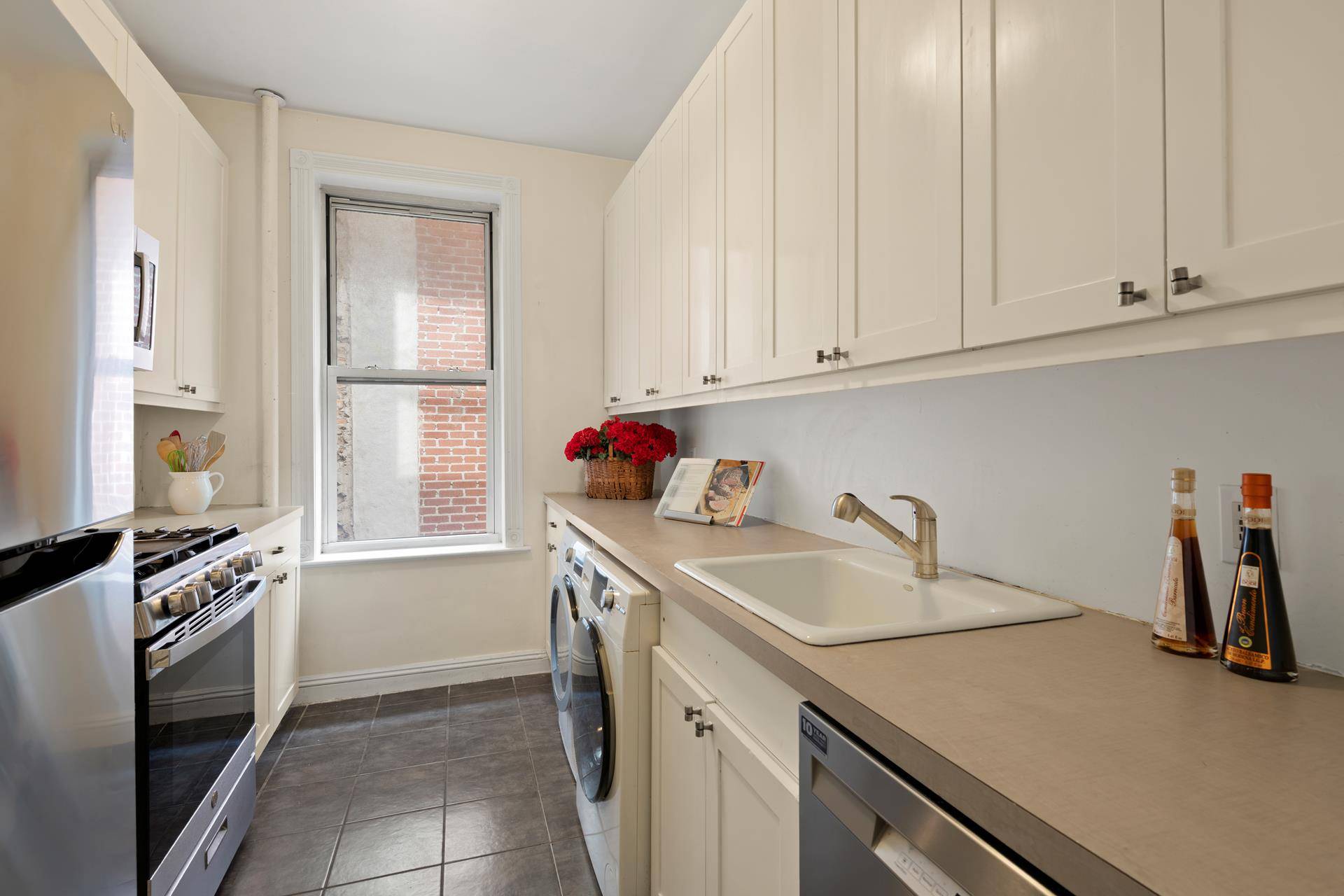 FIRST OPEN HOUSE THURS, 7 10 from 12 1PM and 6 7PM !