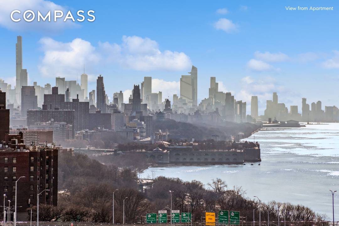 VIEWS for DAYS ! Panoramic and spectacular full Hudson River downtown views from this fabulous high floor Castle Village one bedroom !