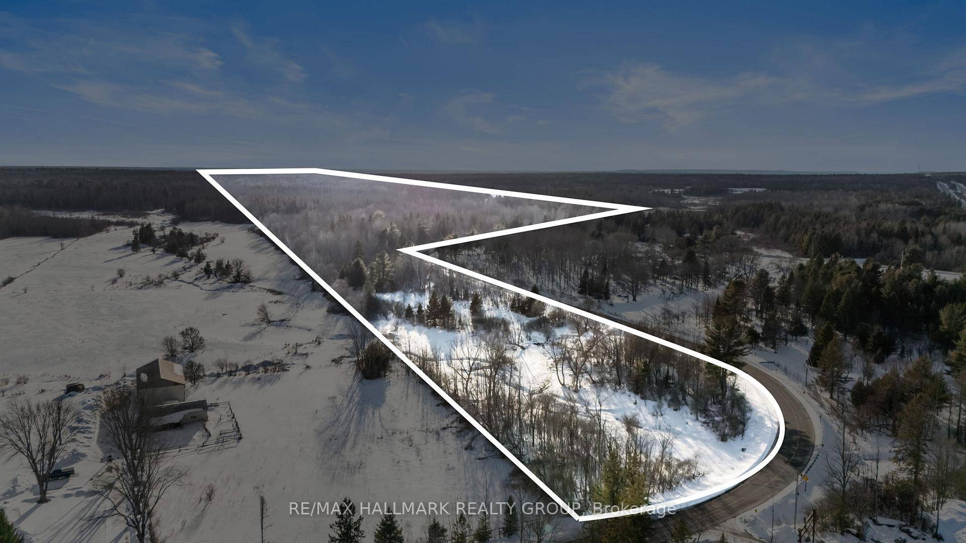 CLICK ON THE VIDEO 1KM from the March Rd 417 Queensway exit.