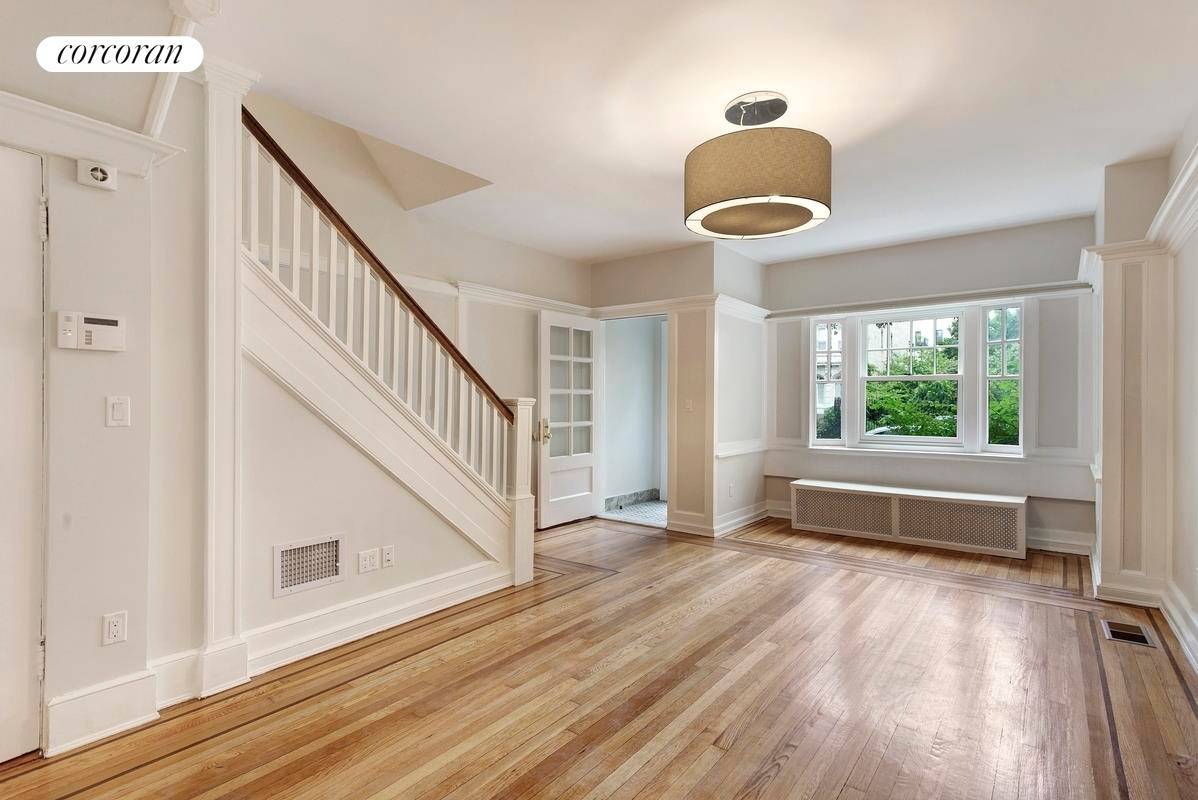 634 3rd Street, Apt 1 This perfect 3 bedroom 2.