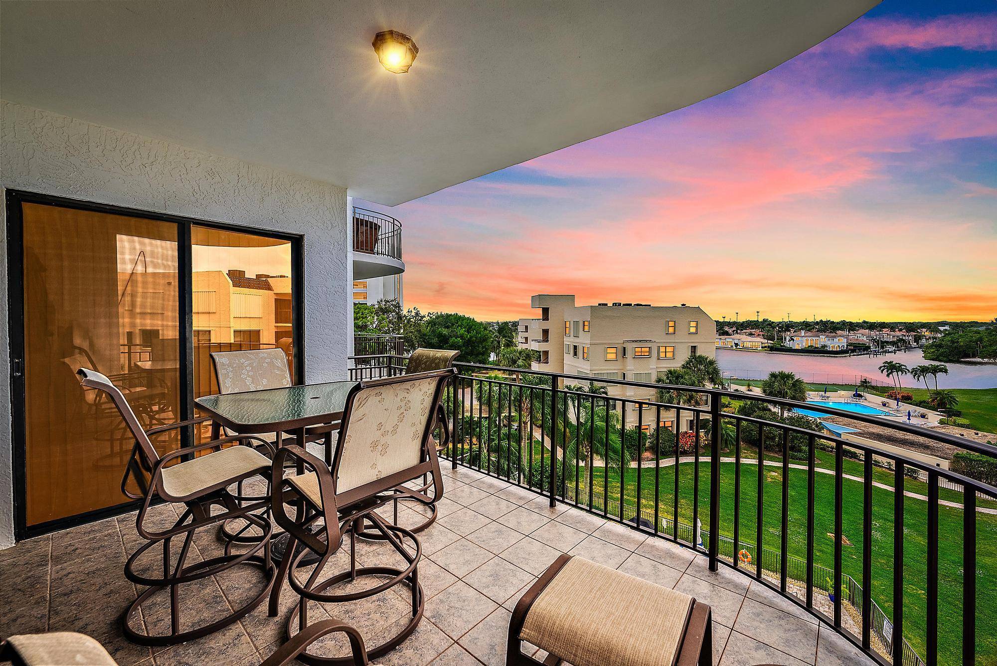 Welcome to Seamark, an exclusive waterfront condominium offering breathtaking views of the Intracoastal Waterway.