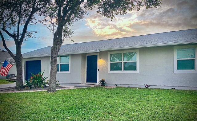 Cozy 3 Bedroom, 2 Bath Home is waiting to be yours.