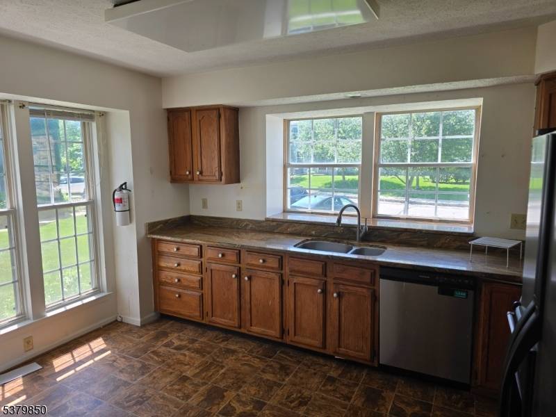 Spacious open end unit townhouse.