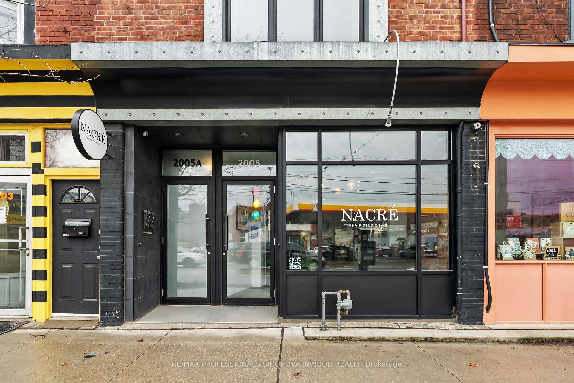 High end, fully finished and equipped turnkey hair salon and or barbershop for lease.
