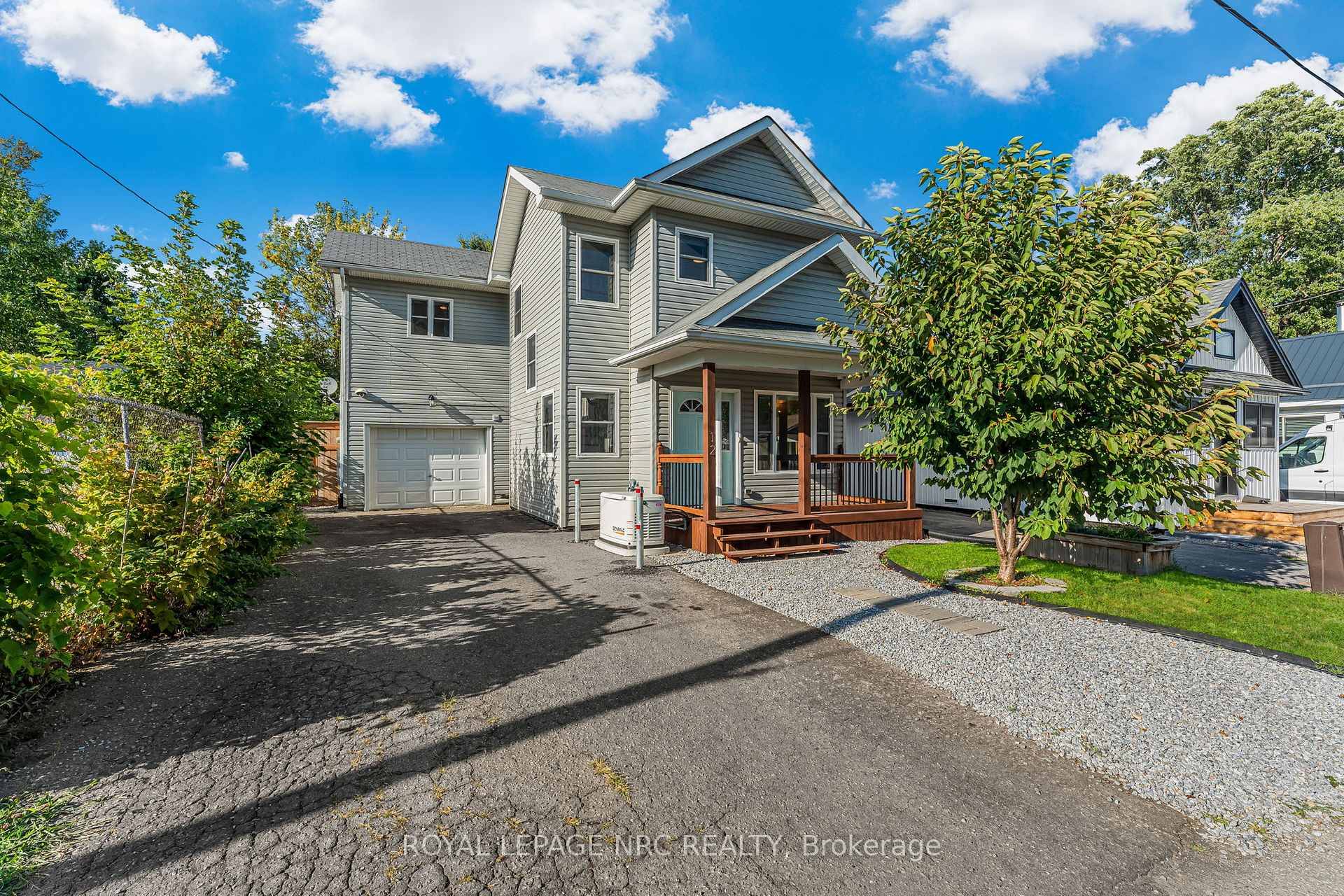 Welcome to 12 Lincoln Road East, an inviting two storey home in the heart of Crystal Beach, just minutes from Lake Erie's sandy shoreline, local shops, and vibrant dining.