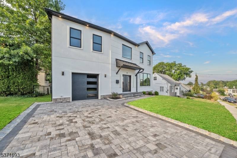 Winding Way Clifton City New Jersey Single-Family