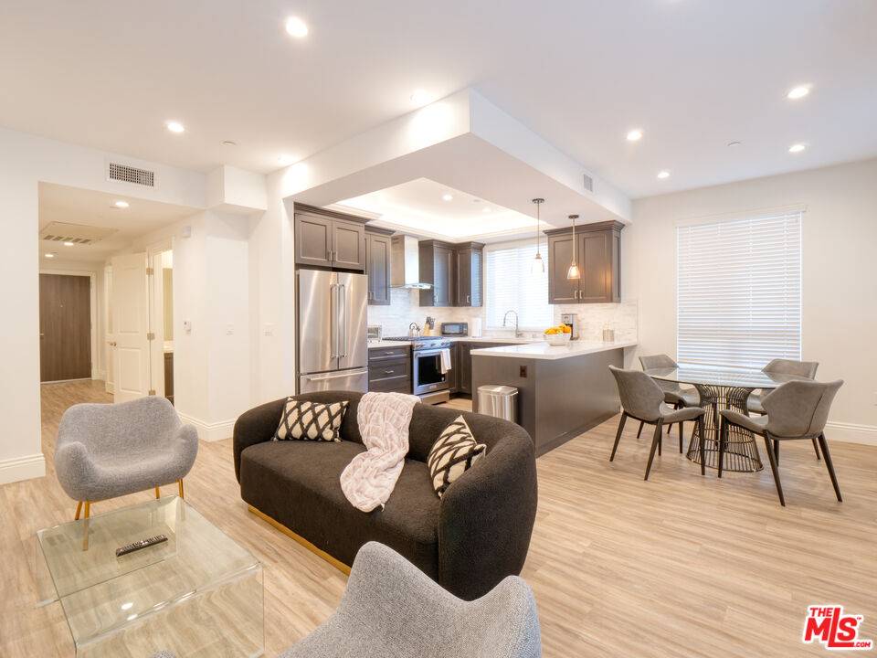 8700 Chalmers Dr 2BR Beverlywood La