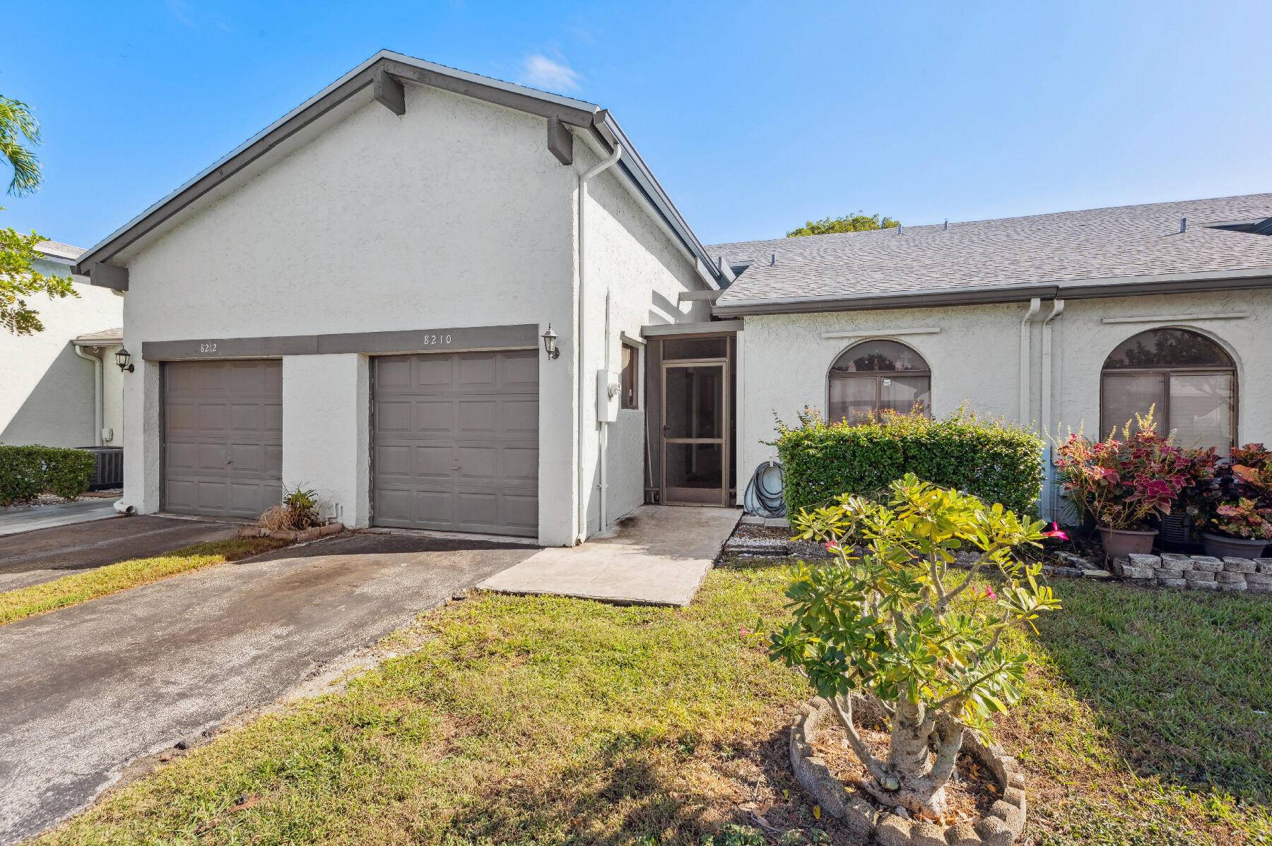 Welcome to your new Villa with a garage.