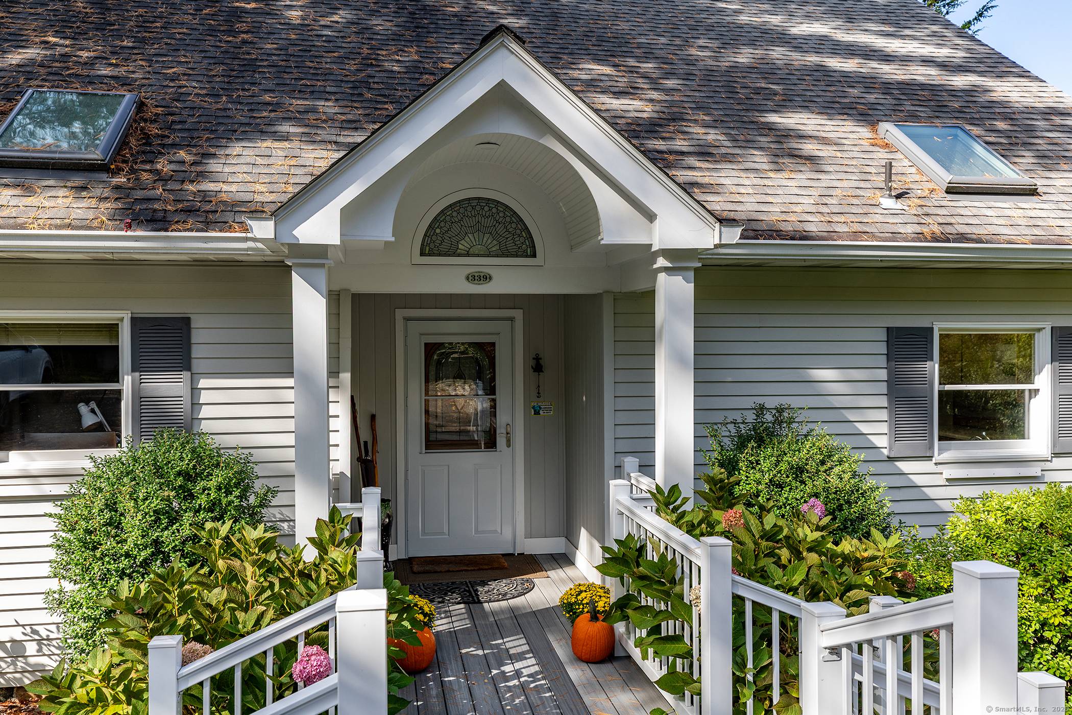 Welcome to your private waterfront retreat, where every day feels like a vacation !