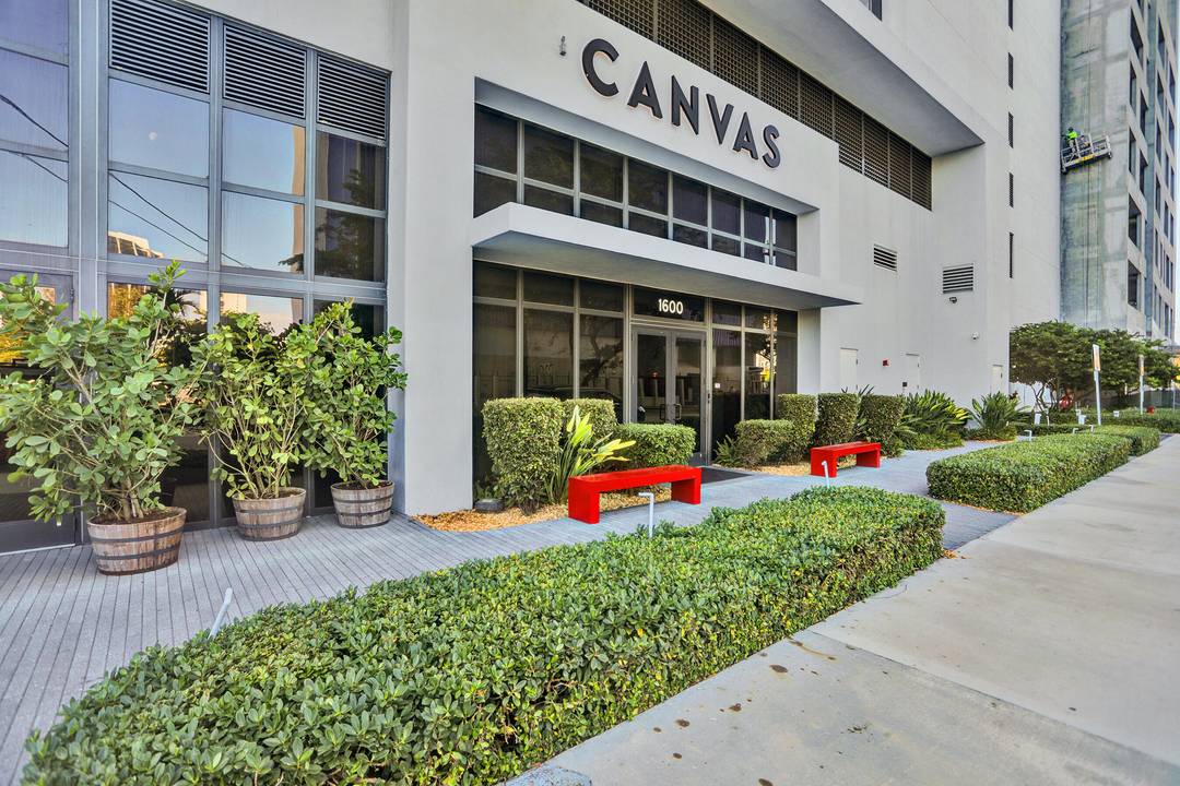 Fully furnished 34th floor corner residence at Canvas Miami with panoramic Biscayne Bay and skyline views.