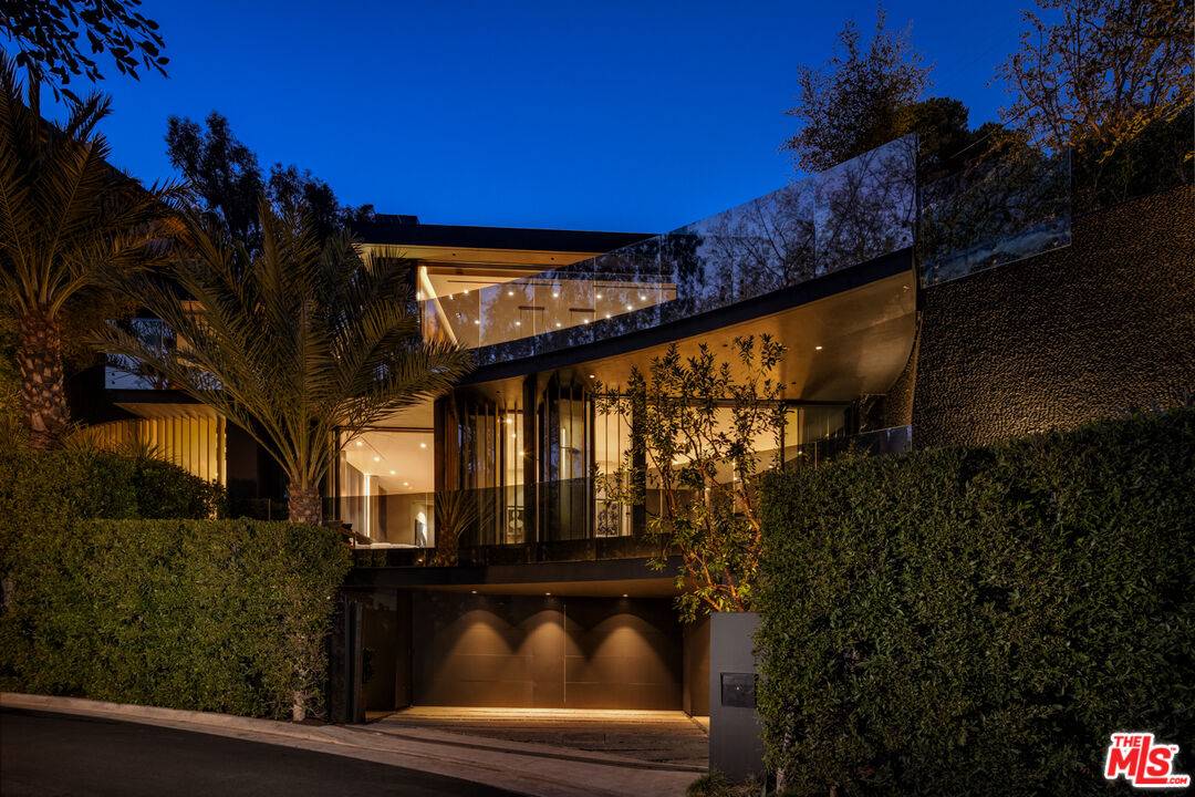 8517   Franklin Ave Sunset Strip LA