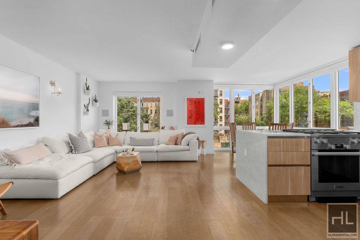 Live Magnificently Full Floor Smart Homes with Private Balconies Await at 265 East HoustonSpread out and live grandly at 265 East Houston, where sprawling full floor residences seamlessly blend cutting ...