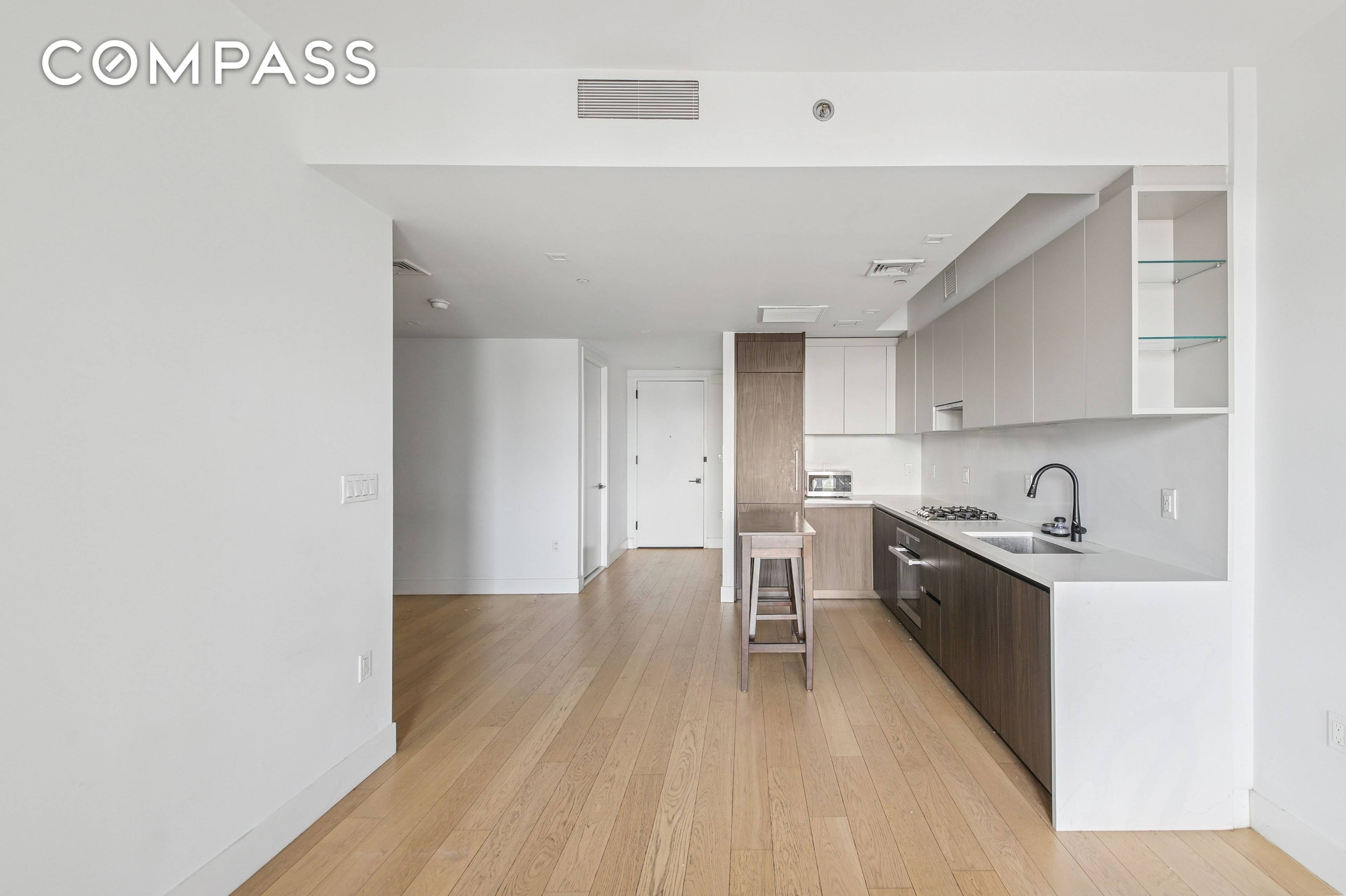 This is your opportunity to live in a high floor alcove studio at an exceptional new glass tower, featuring sweeping southern views that stretch all the way to the New ...