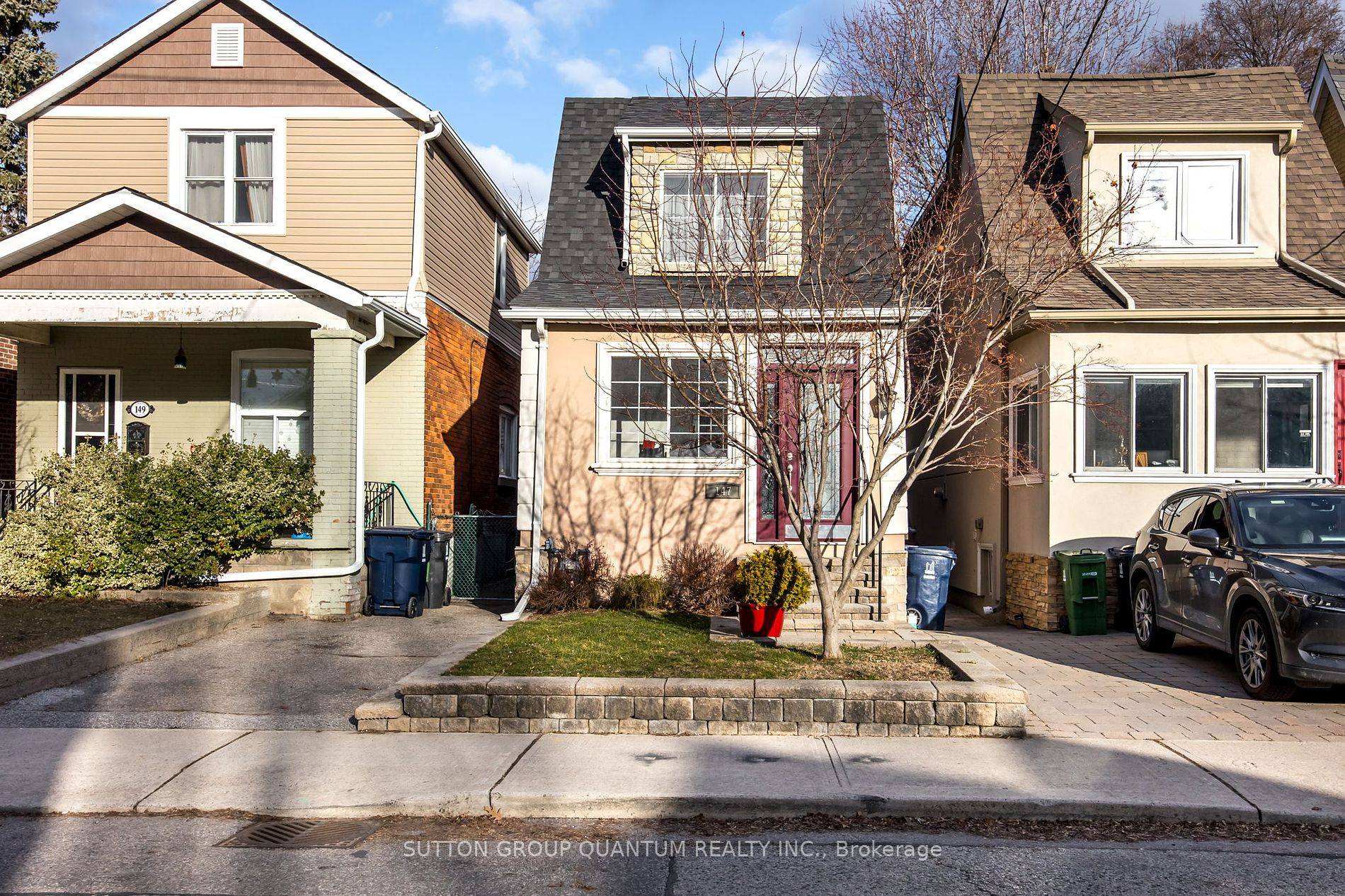 Welcome to 147 Coleridge Ave !