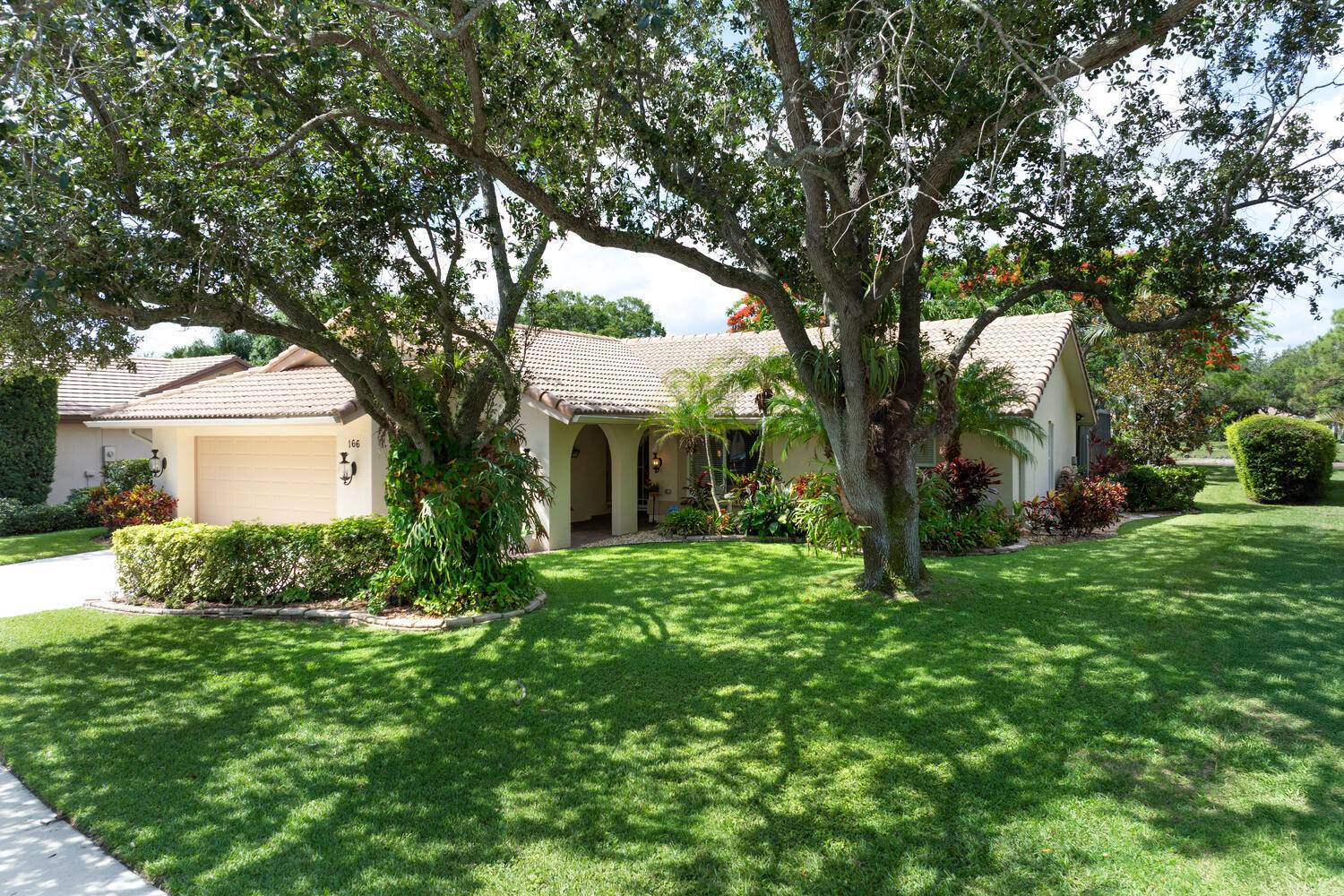 Welcome to the desired community of Maplewood, nestled in the heart of Jupiter !