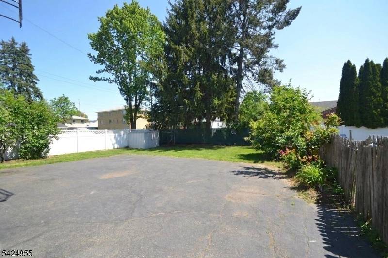 Welcome to 60 Scoles Ave in the highly desirable Athenia section of Clifton.