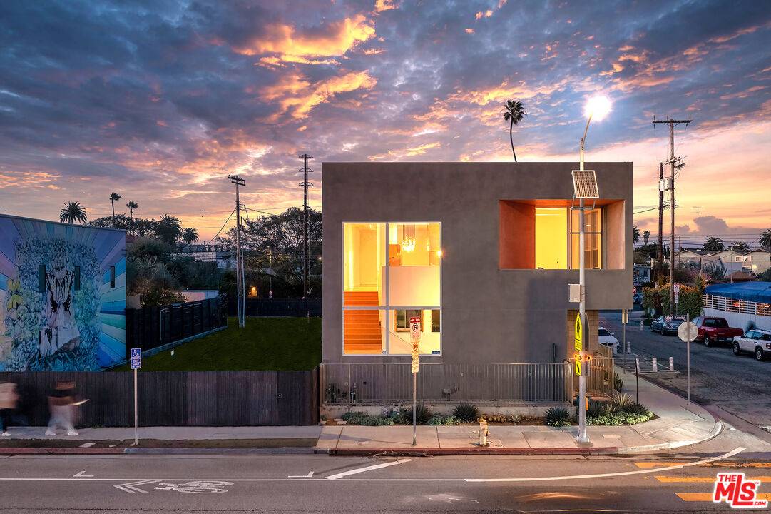 1015 Abbot Kinney BLVD 2BR Marina Del Rey La