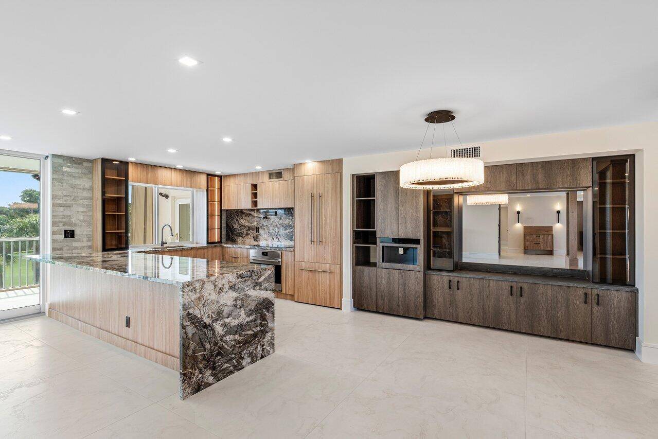 Best Value 4 Bedroom Condo in Boca Raton Fully Renovated Unmatched LocationThis is the only fully renovated 4 bedroom condo in Boca Raton at this price point offering nearly 2, ...