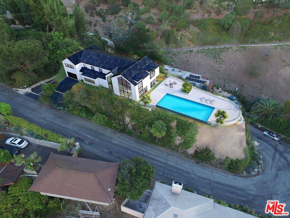 1326   BEVERLY ESTATES DR Beverly Hills LA