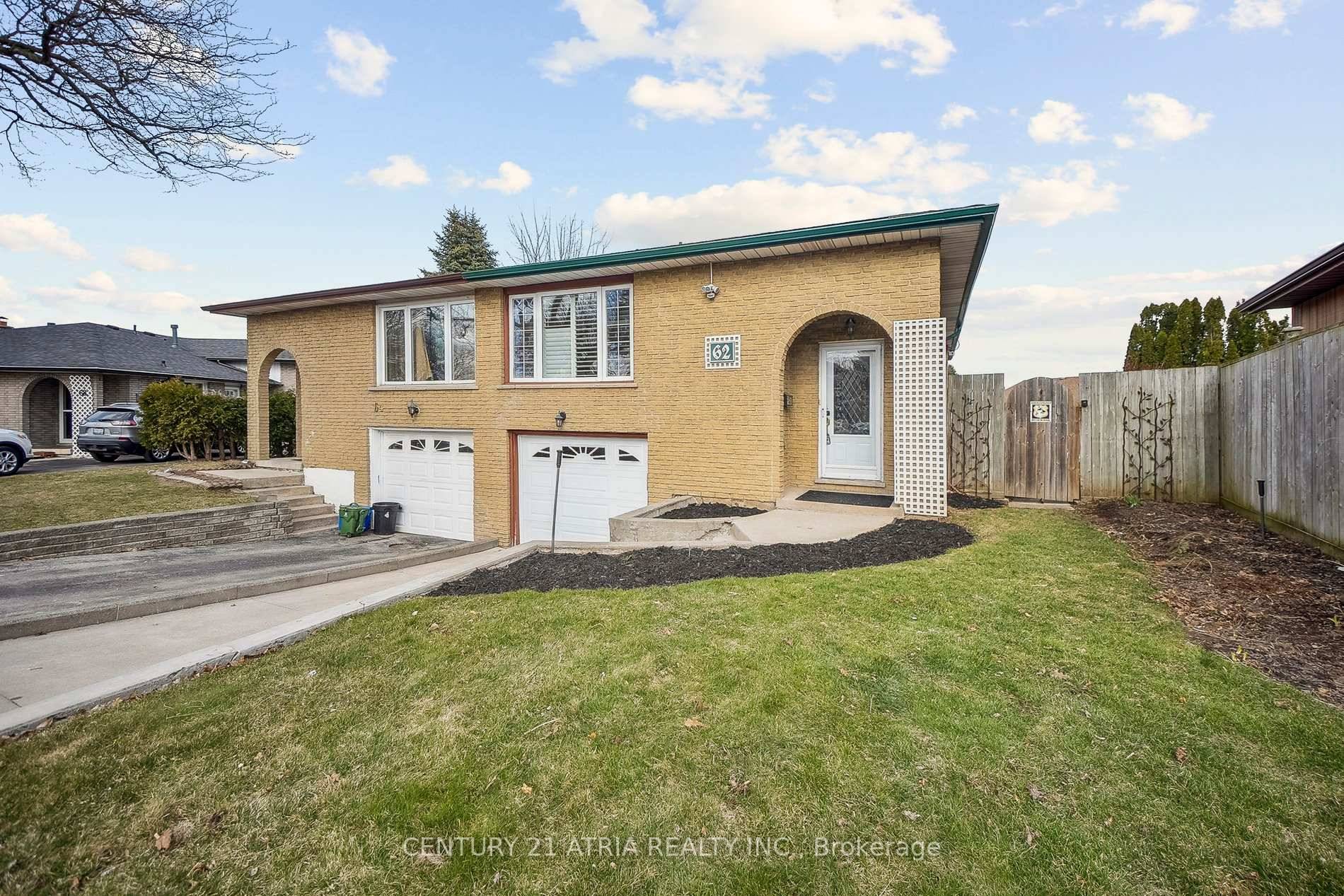 This lovely 3 bedroom semi detached bungalow is nestled in a highly sought after West Mountain neighbourhood and is packed with features you'll love.