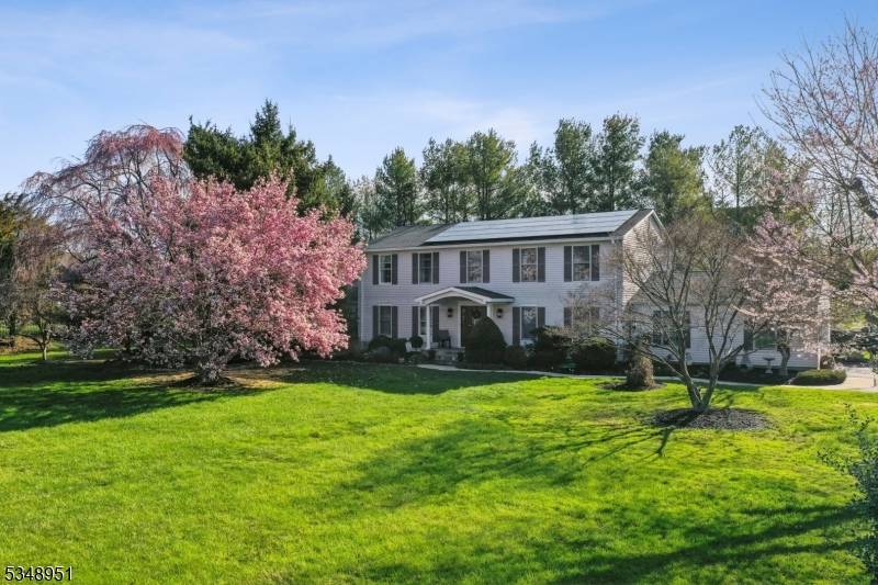 Welcome to this 5 bedroom Colonial home offering a comfortable and inviting atmosphere with plenty of room for both relaxation and entertainment.
