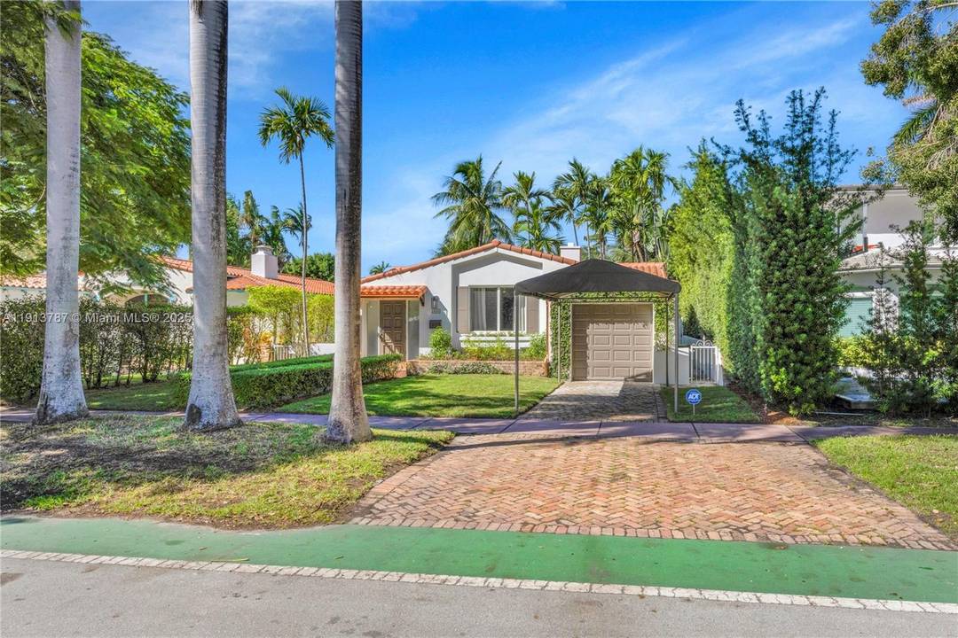 This charming 3BR 3BA Bungalow nestled in the heart of Miami Beach has undergone a comprehensive renovation, emphasizing long term durability amp ; visual impact.