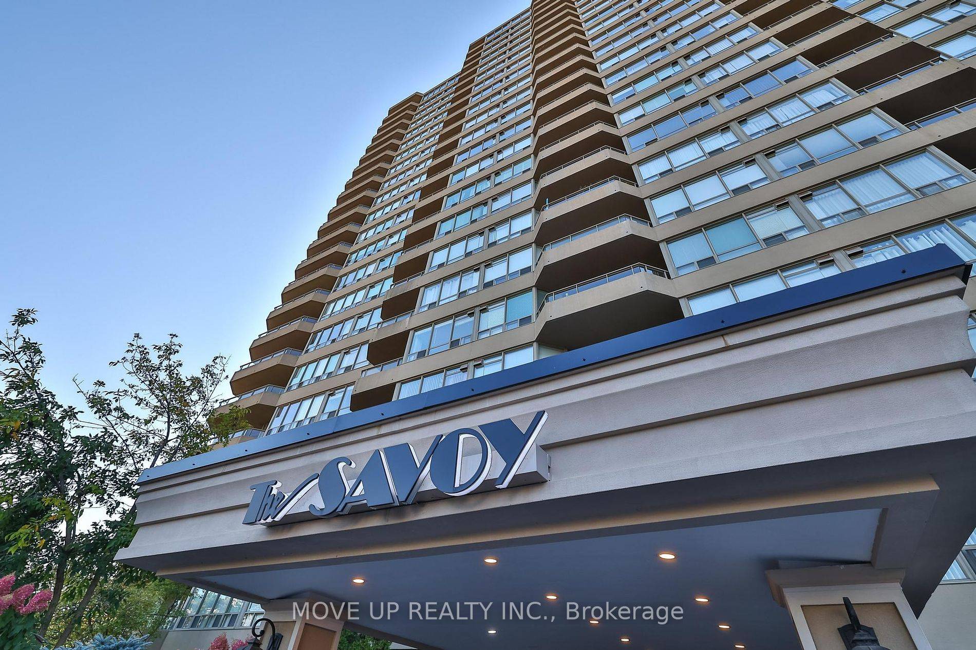 Welcome to this beautifully renovated 2 bedroom, 2 bathroom, 2 parking, 1locker condo unit that's now available for sale !