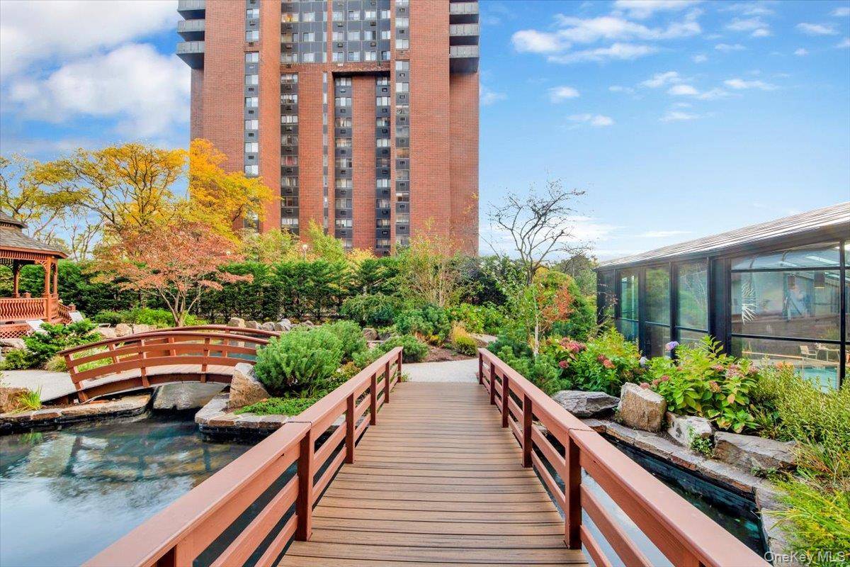 Welcome to your new home with luxury living in the heart of White Plains !