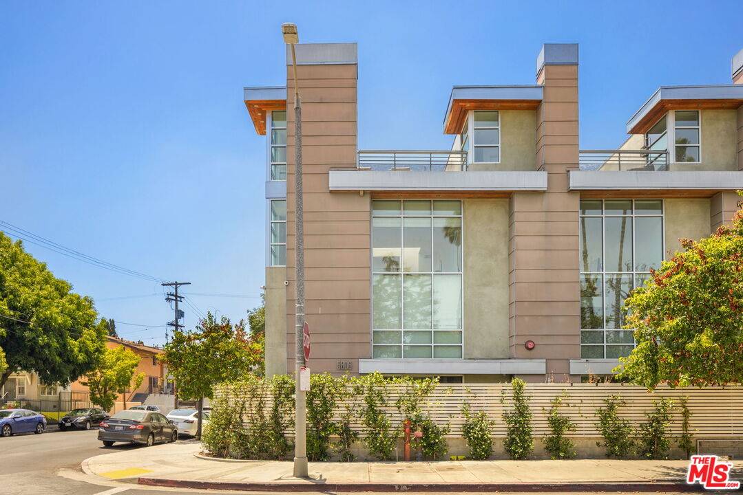 5806 Waring Ave 2BR Hancock Park La