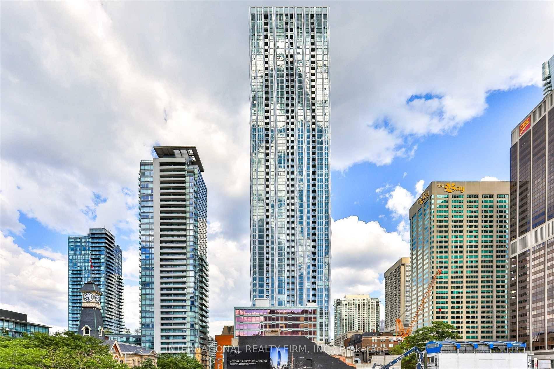 Amazing City amp ; Lake View !