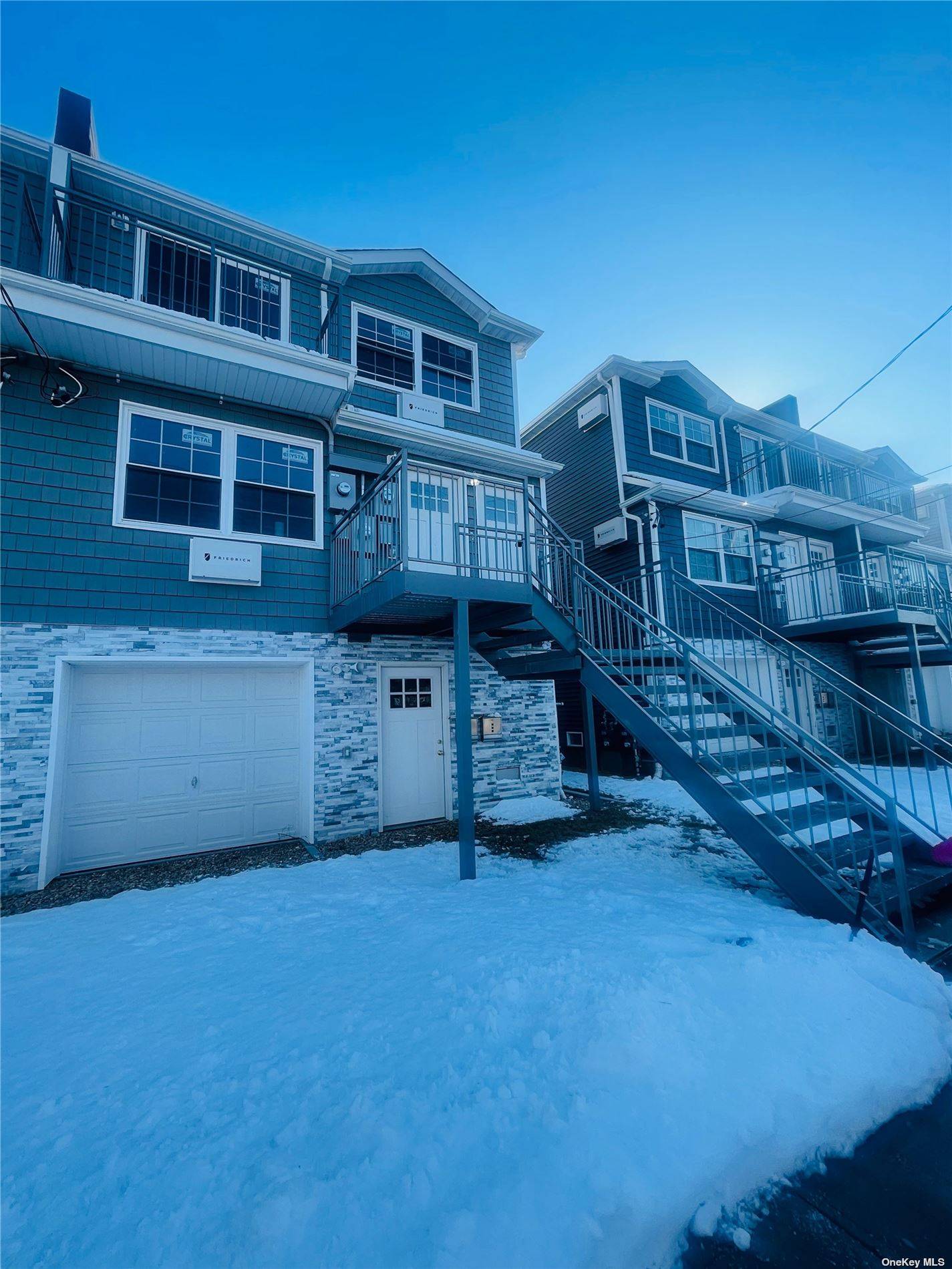 WELCOME TO ARVERNE. Amazing 3 bedroom Rental on Hillmeyer Avenue Arverne NY.