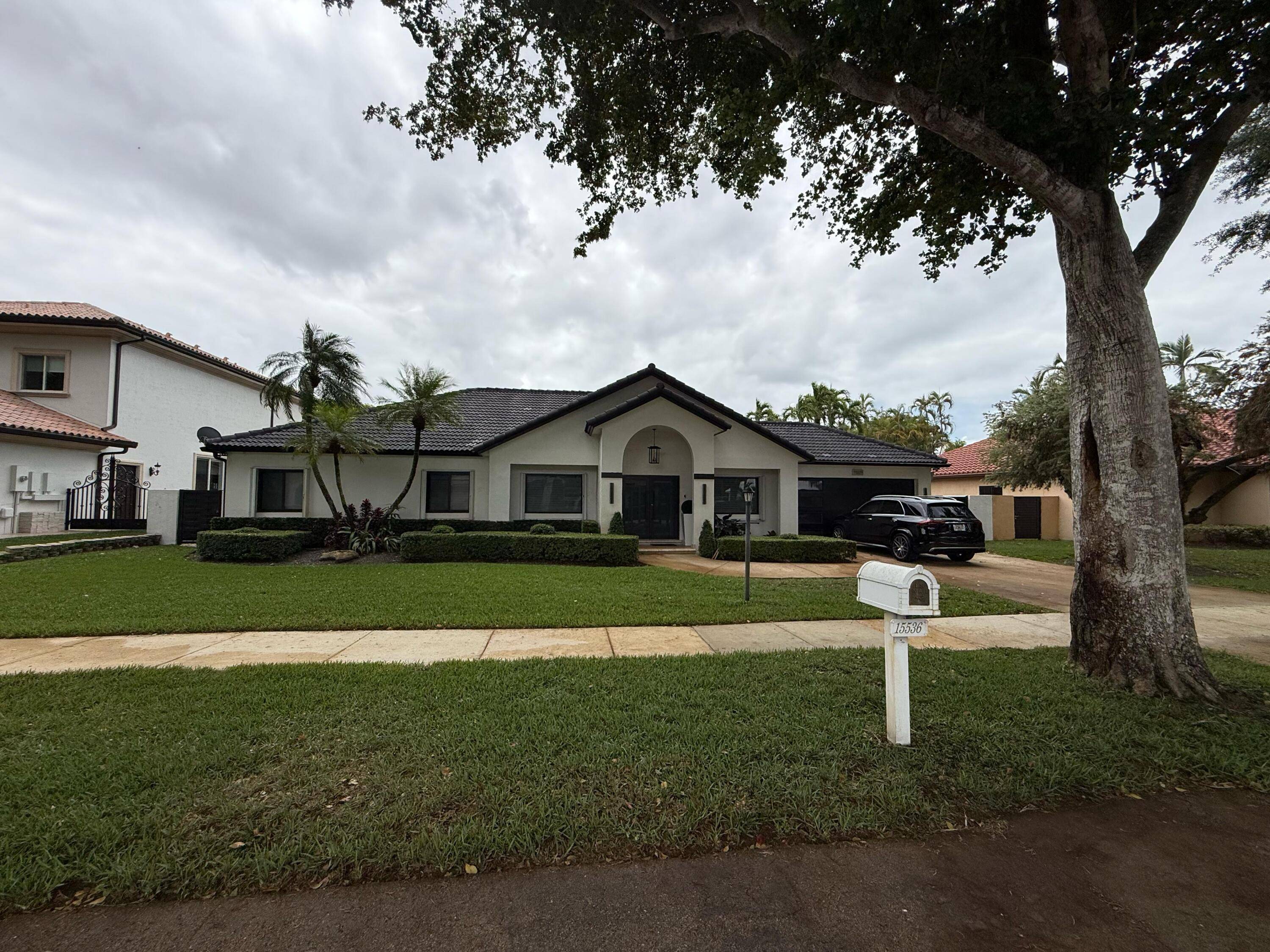 Fully renovated with high end finishes !